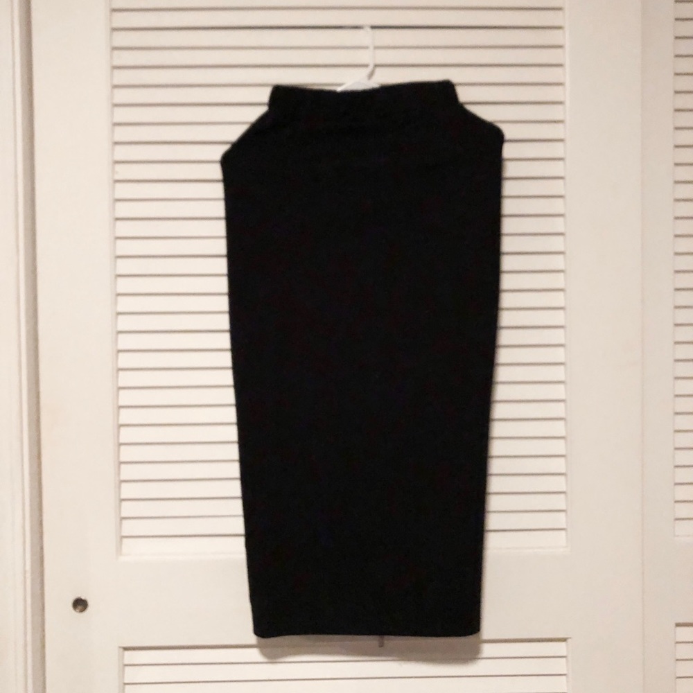 🚫SOLD🚫 Zip back pencil skirt